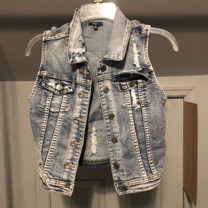 🤩5 FOR 20🤩 Blue jean vest